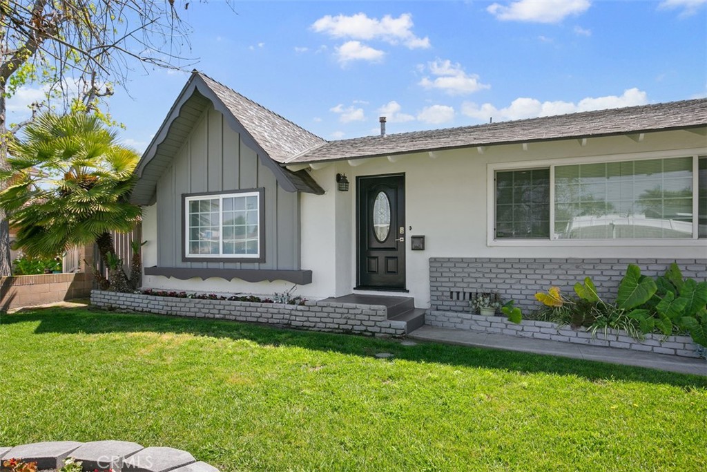 2836 W Elmlawn Drive