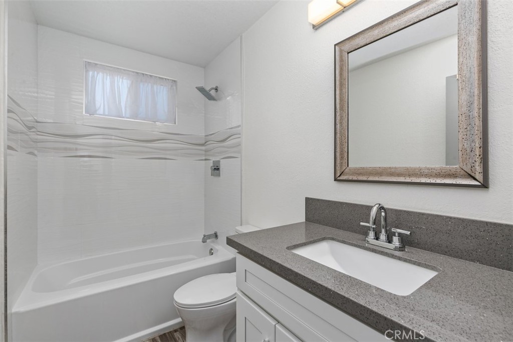 2836 W Elmlawn Drive