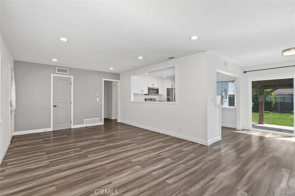 2836 W Elmlawn Drive