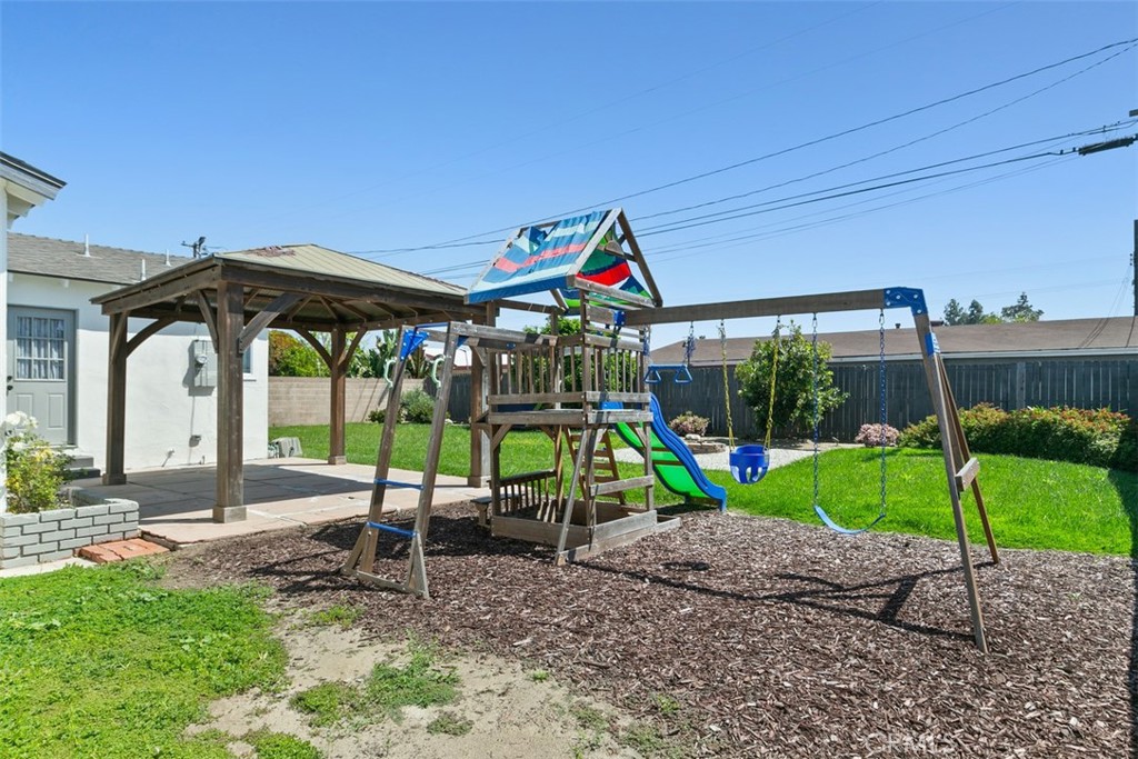 2836 W Elmlawn Drive