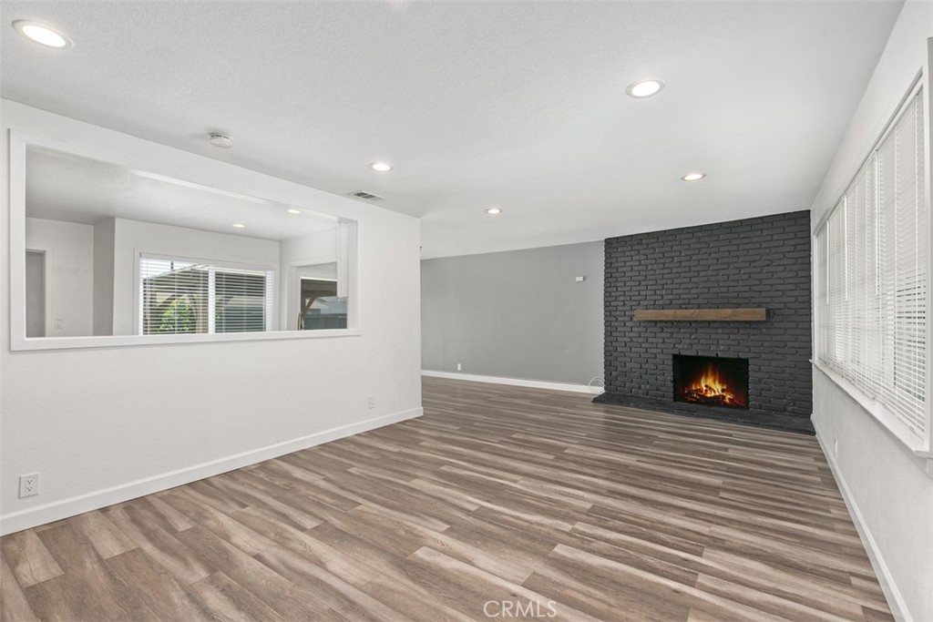 2836 W Elmlawn Drive