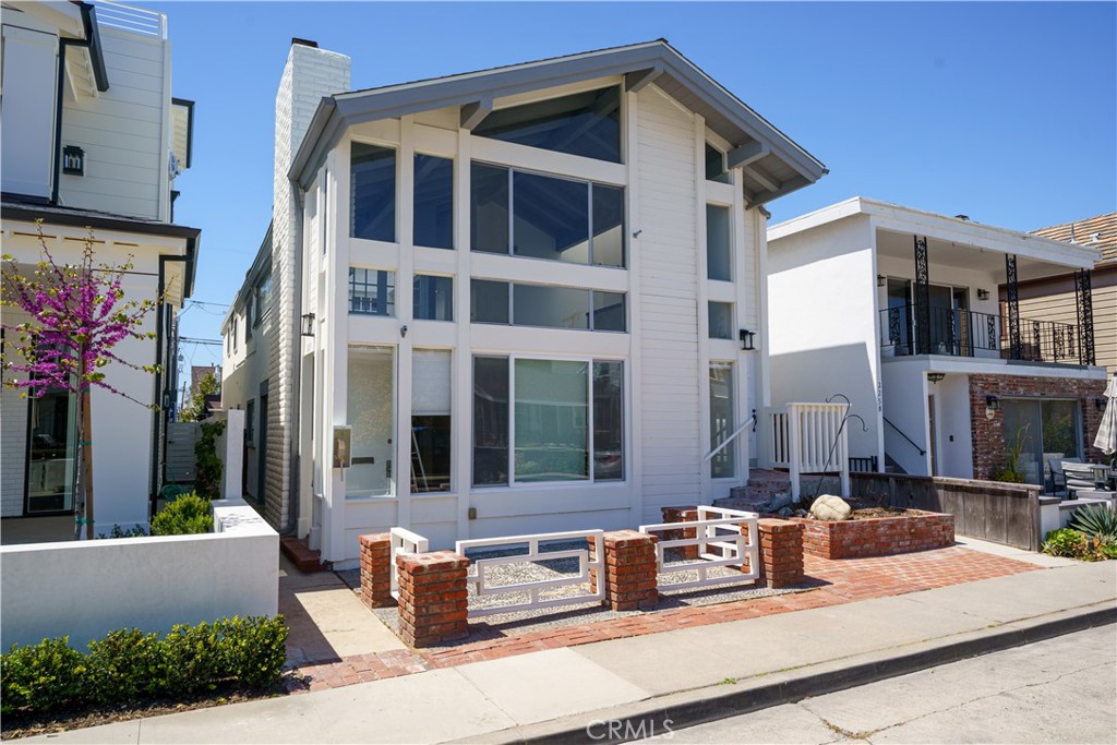 223 Sapphire Avenue