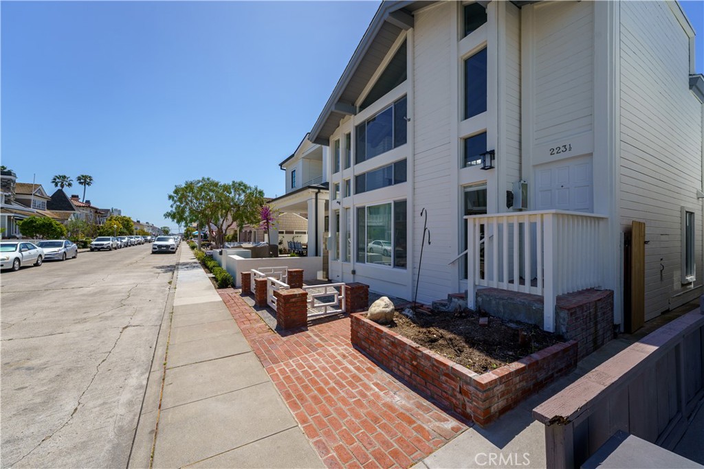 223 Sapphire Avenue
