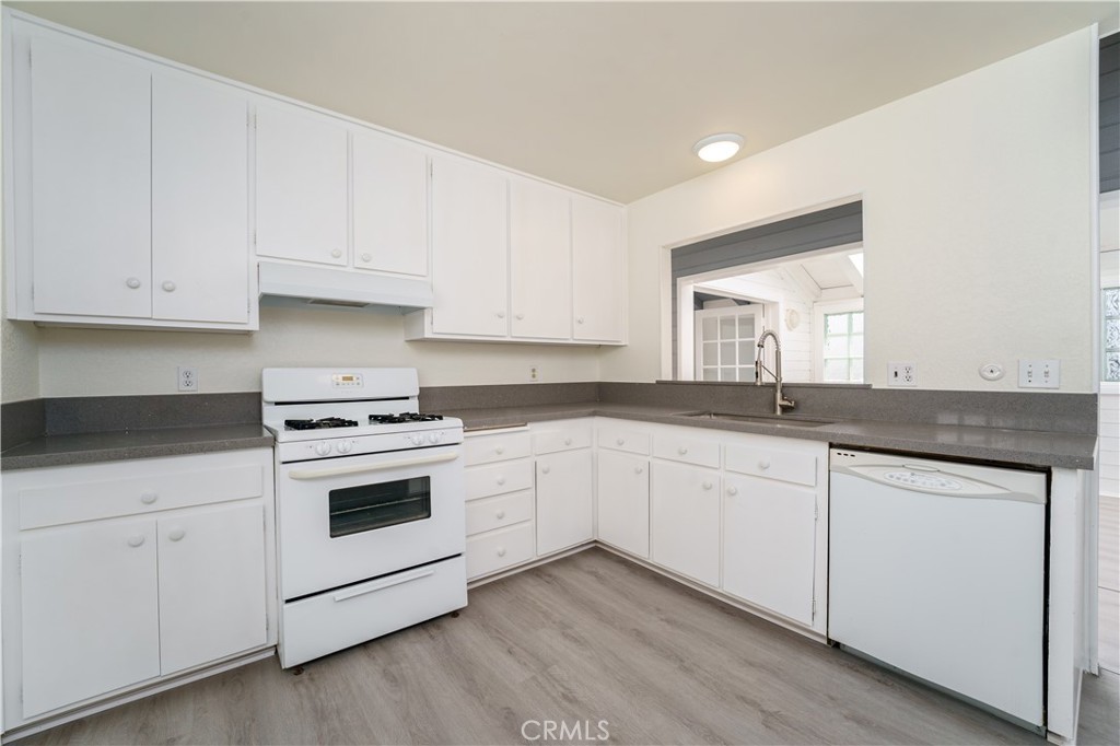 223 1/2 Sapphire Avenue