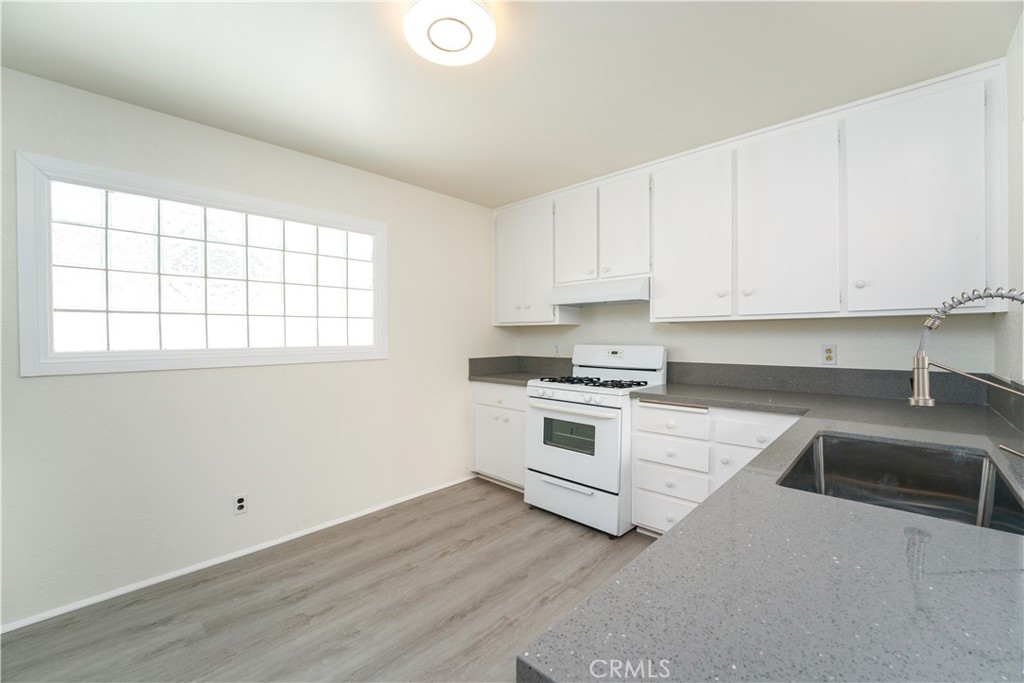 223 1/2 Sapphire Avenue