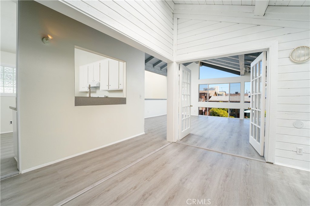 223 1/2 Sapphire Avenue