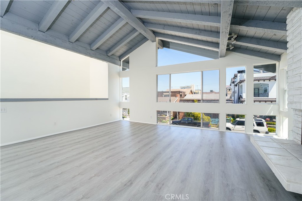 223 1/2 Sapphire Avenue