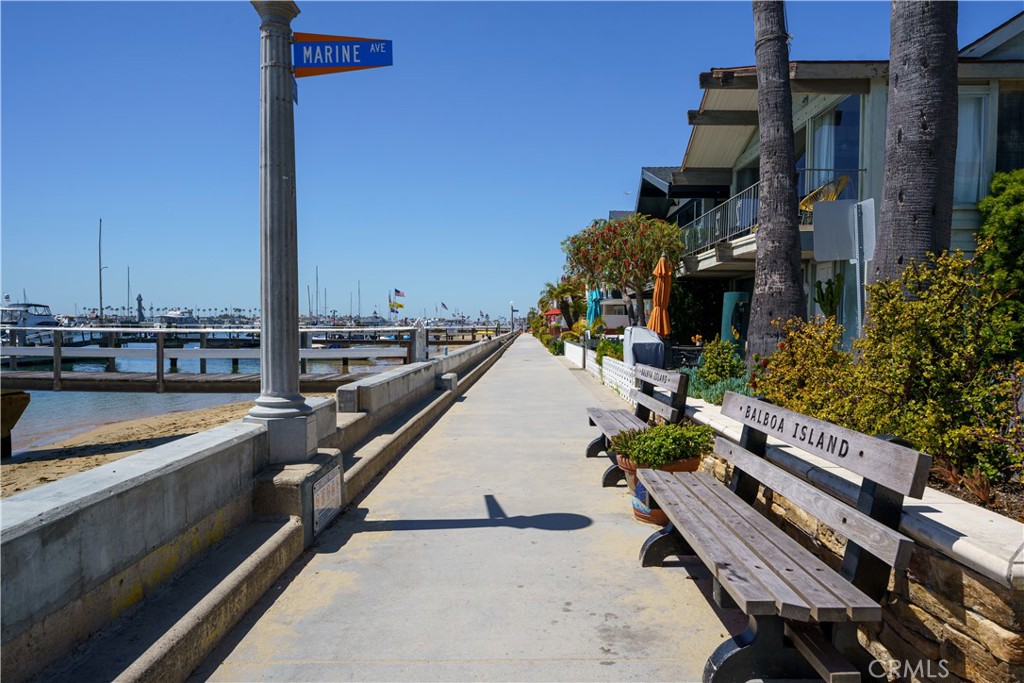 223 1/2 Sapphire Avenue