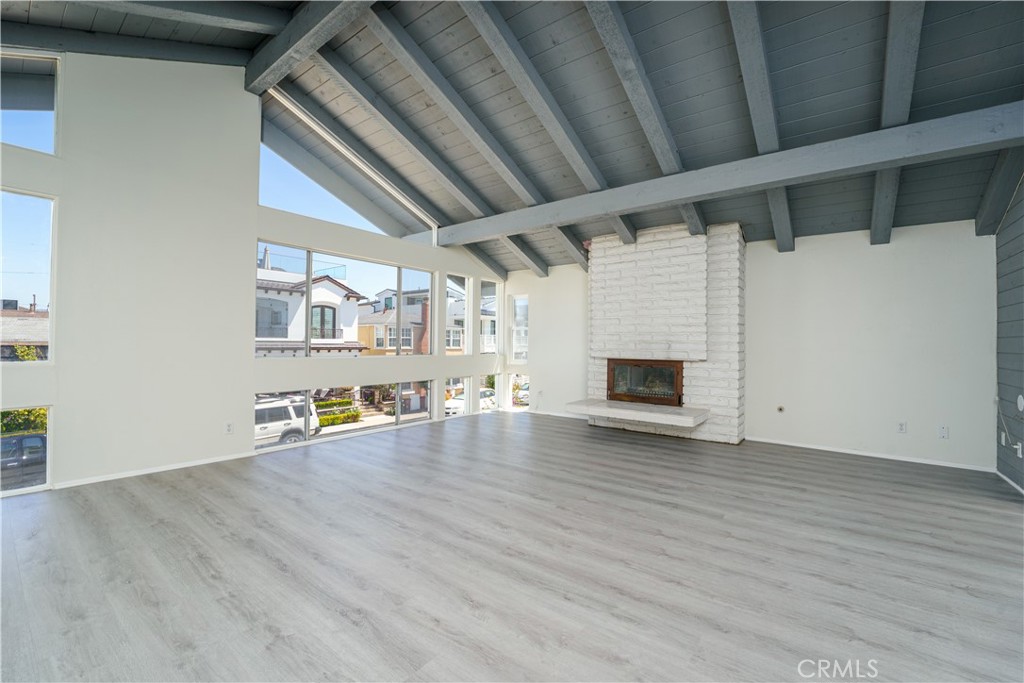 223 1/2 Sapphire Avenue