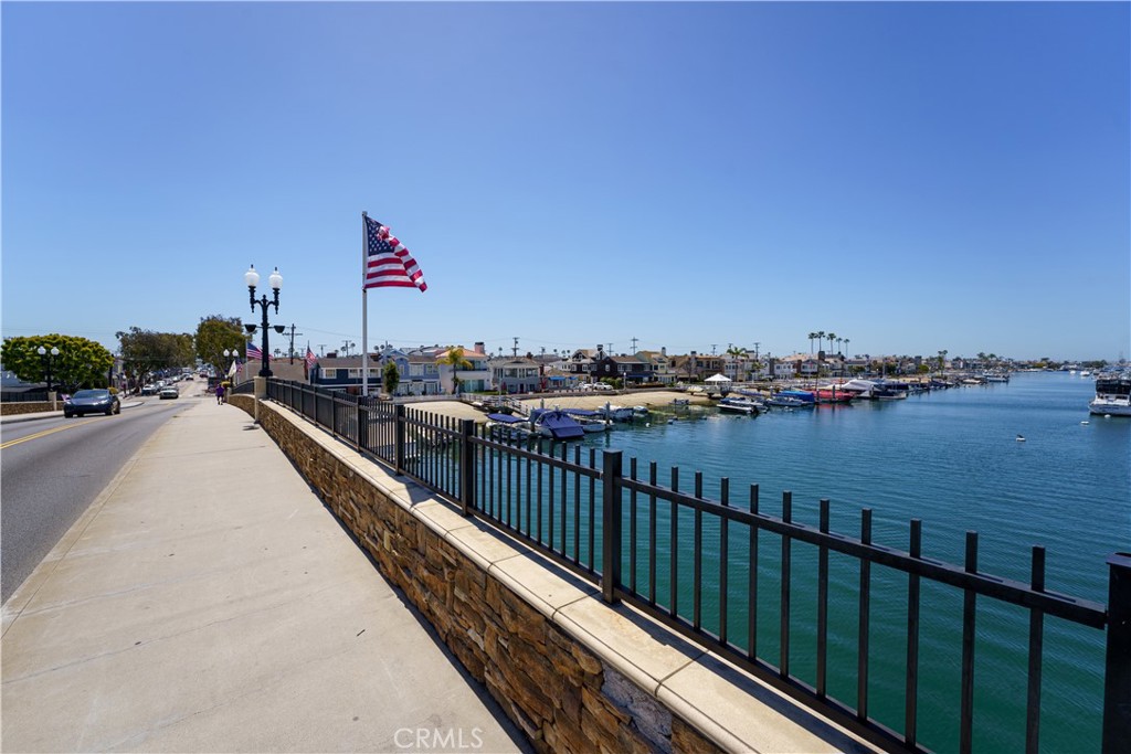 223 1/2 Sapphire Avenue