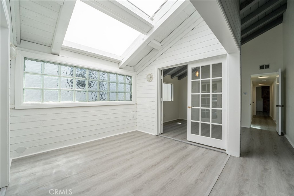 223 1/2 Sapphire Avenue