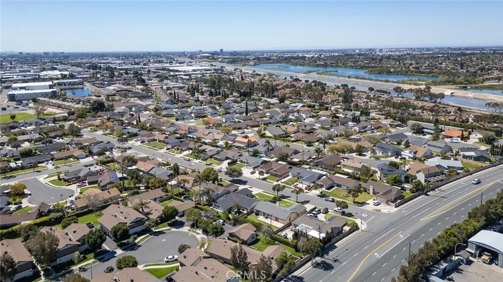 2745 N Pampas Street