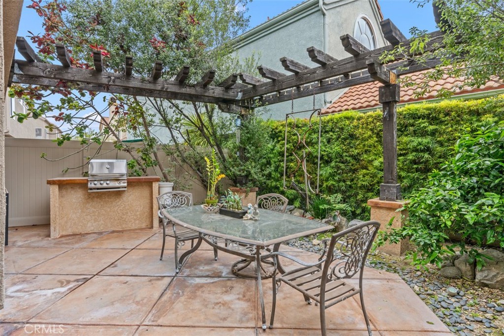 28 Santa Clara Street