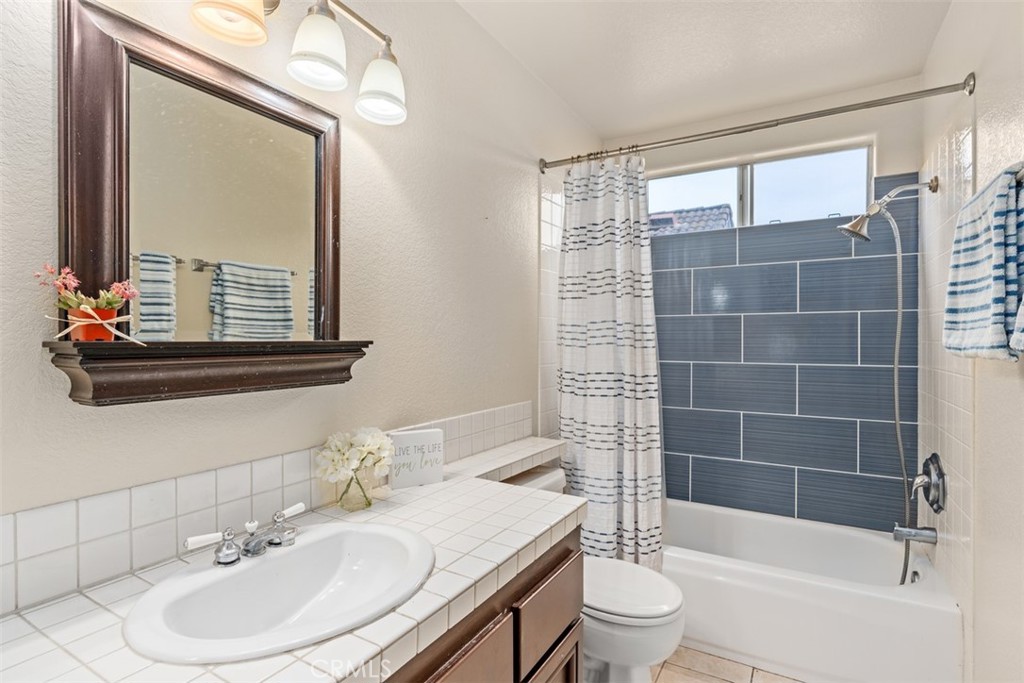 28 Santa Clara Street