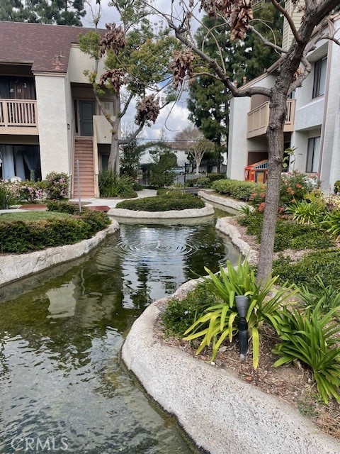 10520 Lakeside Drive N E