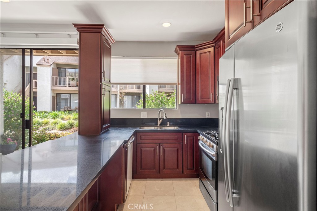 10520 Lakeside Drive N E