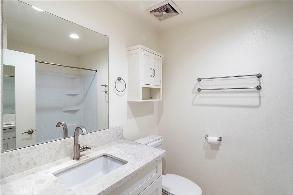 10520 Lakeside Drive N E