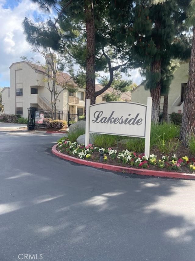 10520 Lakeside Drive N E