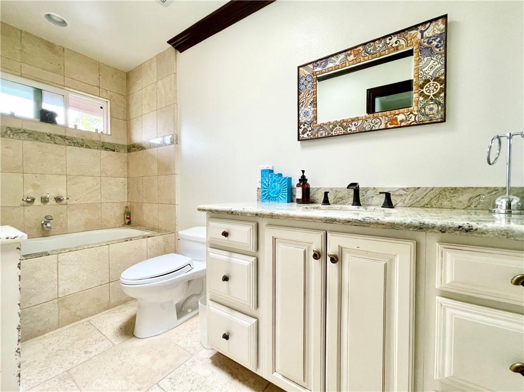 906 Avenida Salvador