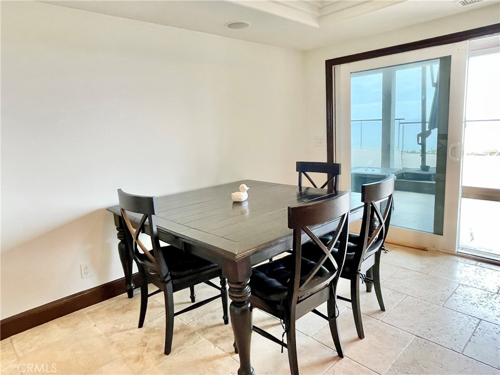 906 Avenida Salvador