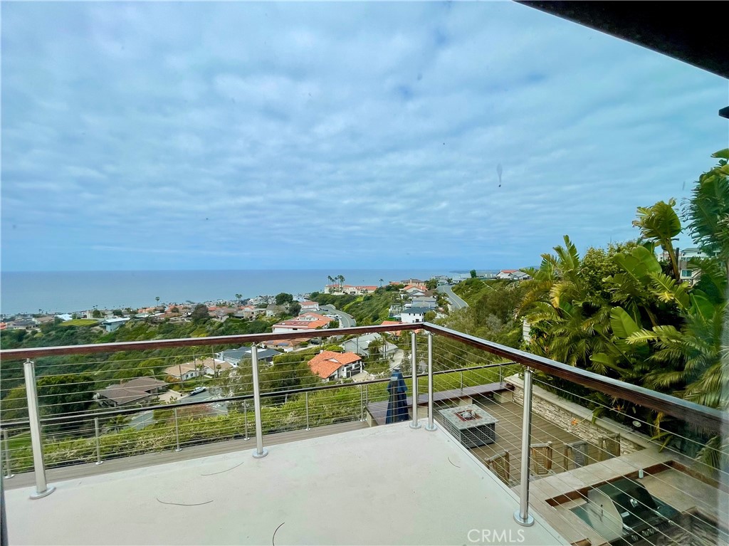 906 Avenida Salvador