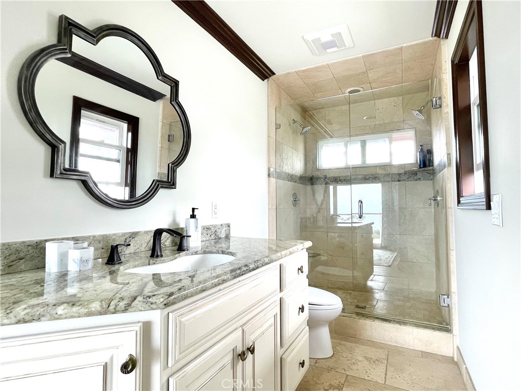 906 Avenida Salvador