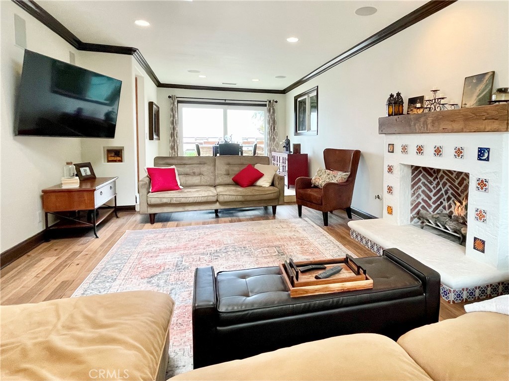 906 Avenida Salvador