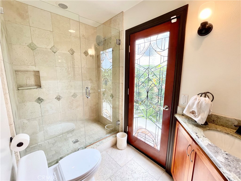 906 Avenida Salvador