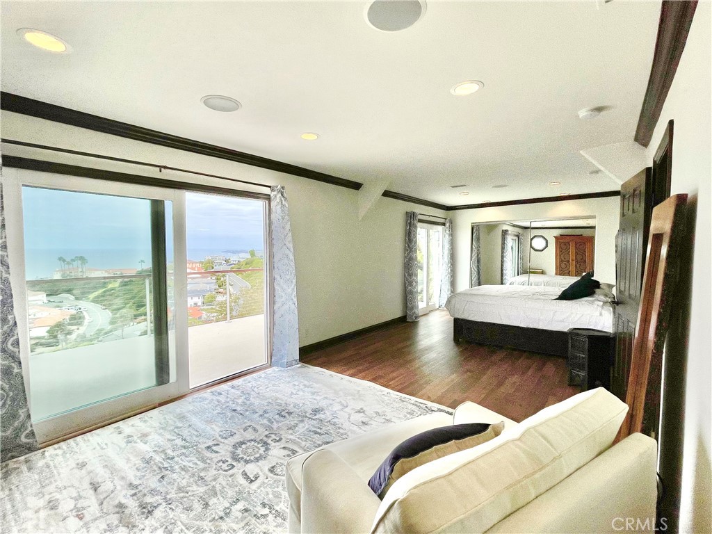 906 Avenida Salvador