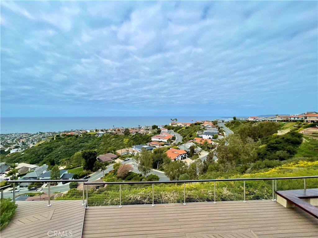 906 Avenida Salvador