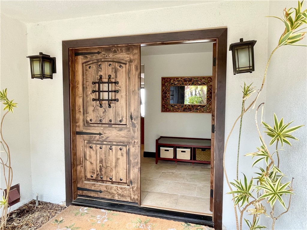 906 Avenida Salvador