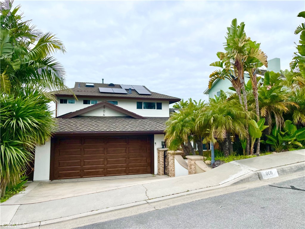 906 Avenida Salvador