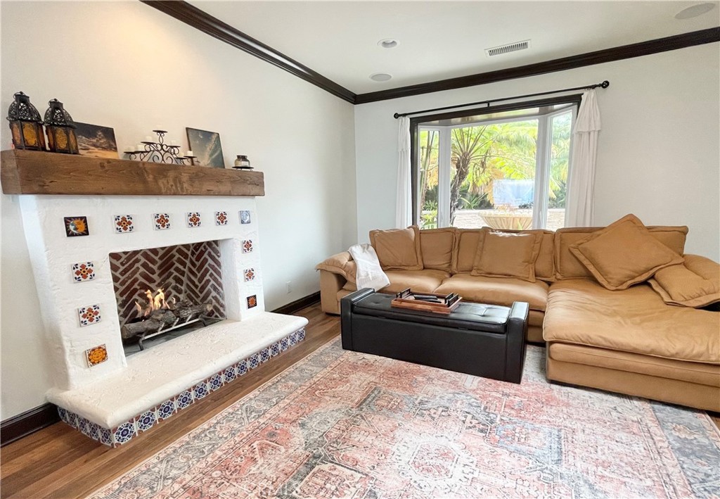 906 Avenida Salvador