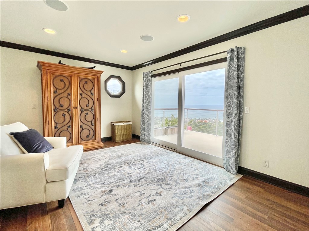 906 Avenida Salvador