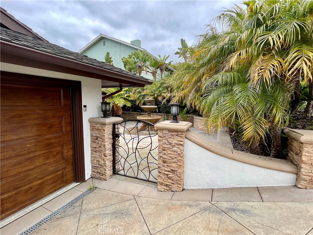 906 Avenida Salvador