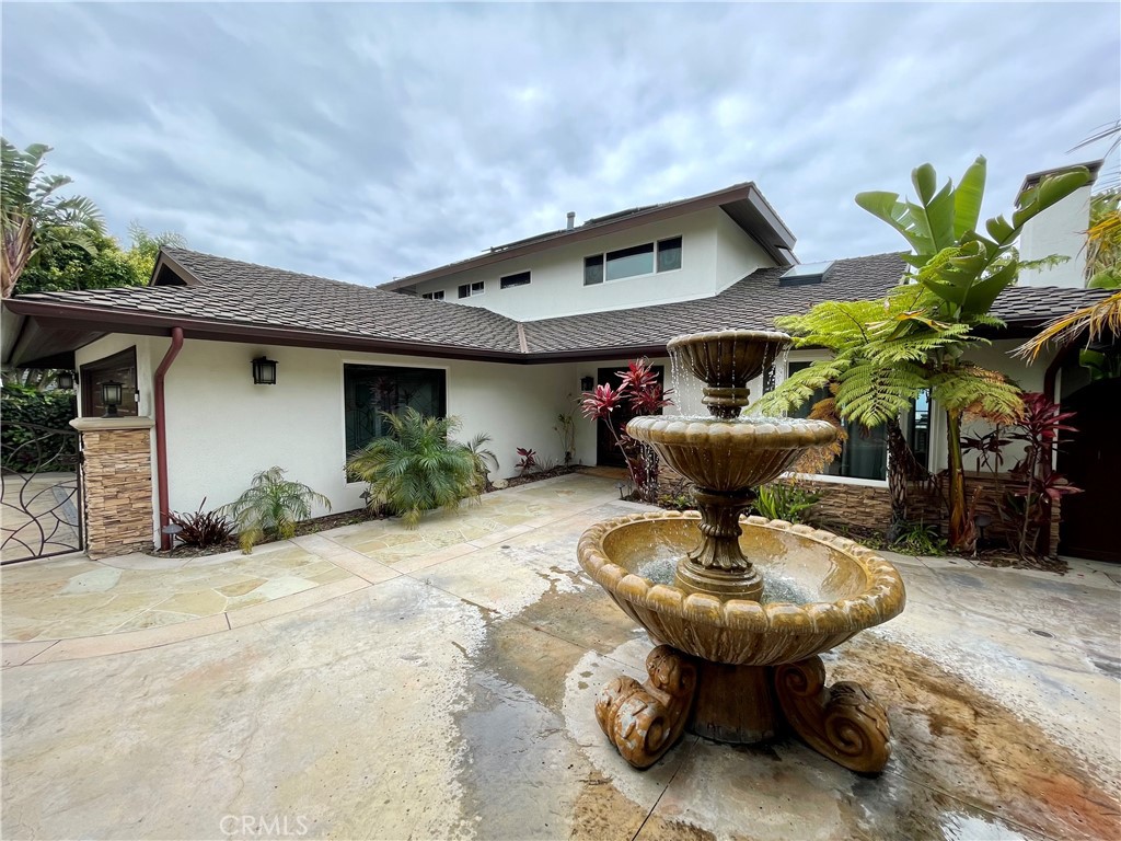 906 Avenida Salvador