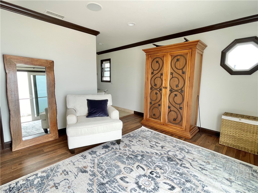 906 Avenida Salvador