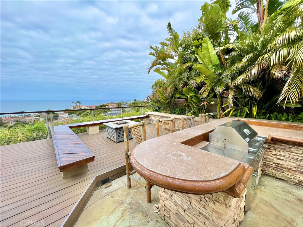 906 Avenida Salvador