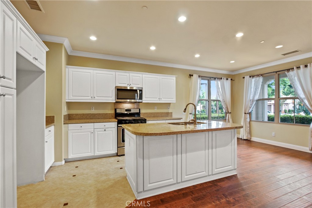 40 Coralwood