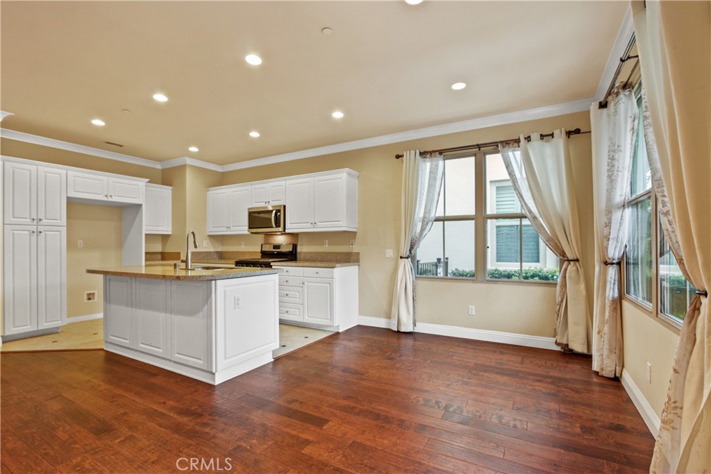 40 Coralwood