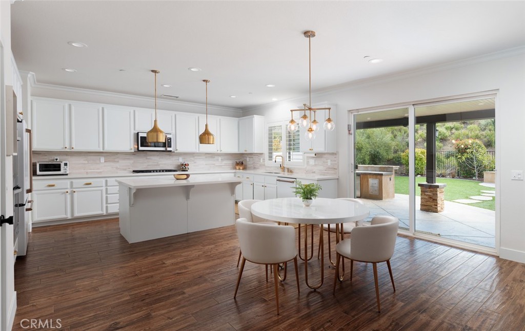 34189 Hourglass Street