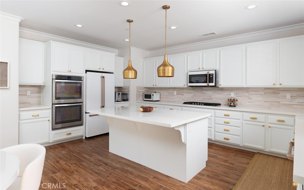 34189 Hourglass Street