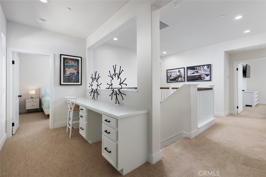 34189 Hourglass Street