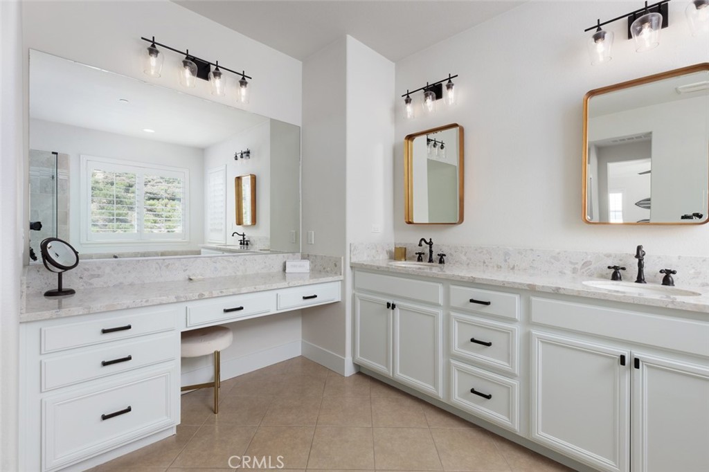 34189 Hourglass Street