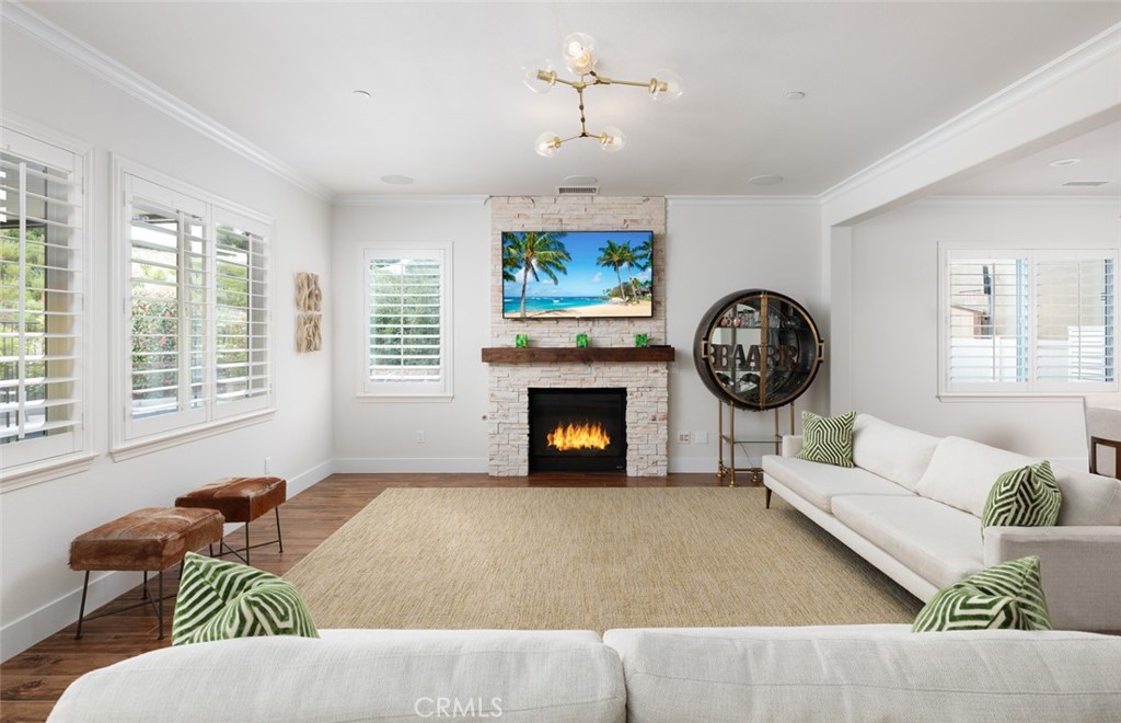 34189 Hourglass Street