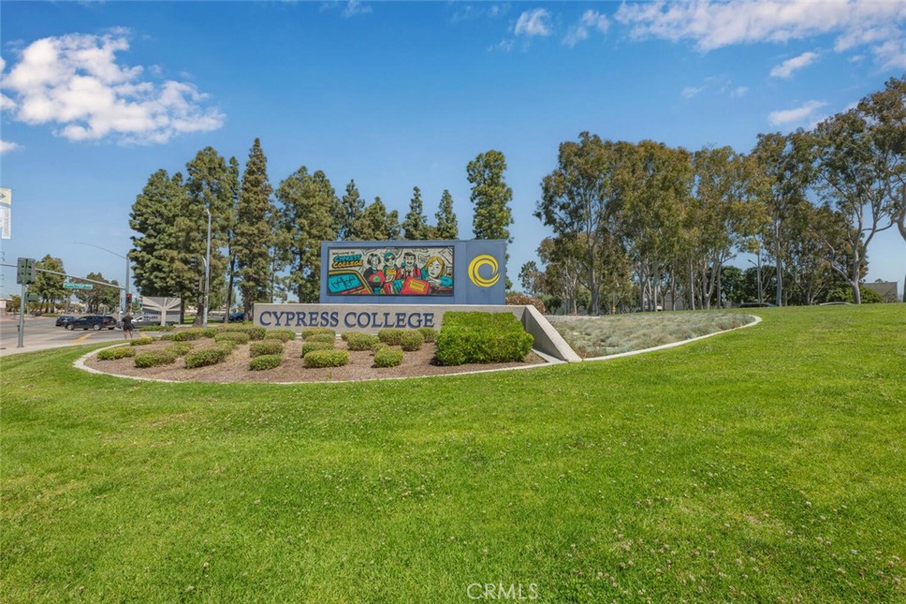 9061 Cobblestone Lane