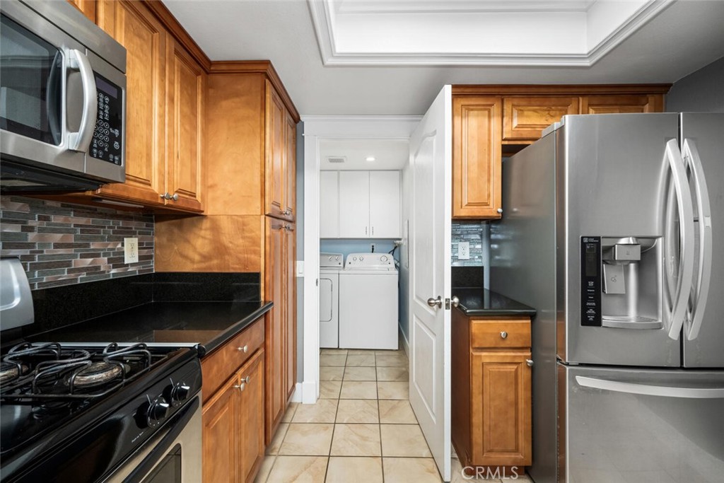 9061 Cobblestone Lane