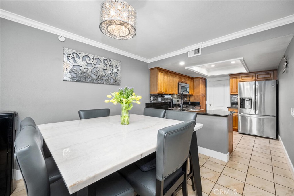 9061 Cobblestone Lane