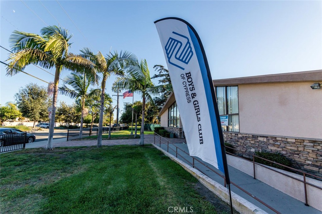 9061 Cobblestone Lane