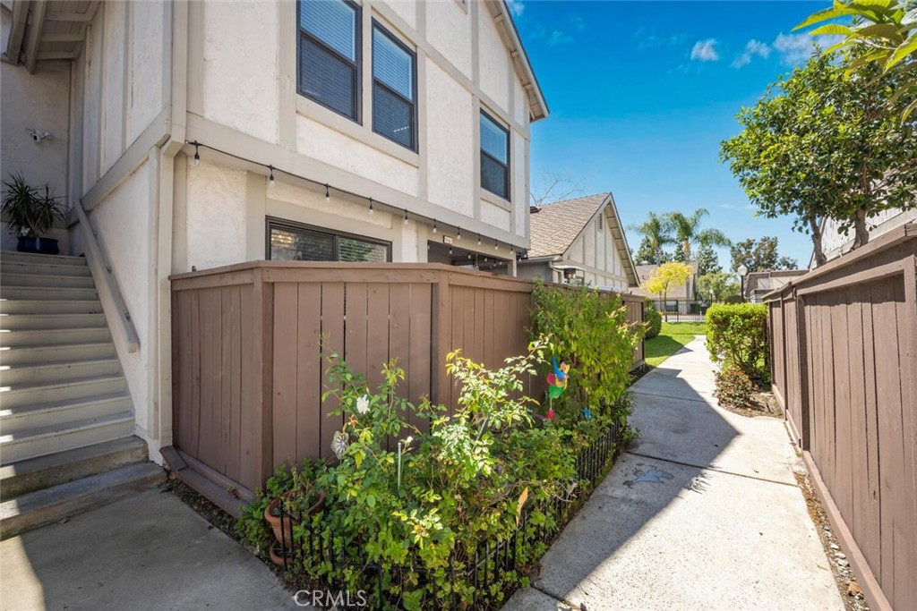 9061 Cobblestone Lane